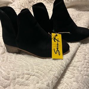 Seven7 Womens Soho Black Booties Size 10